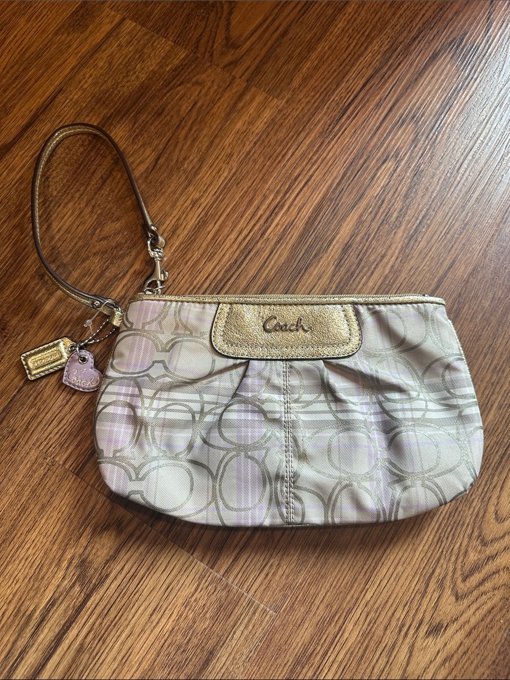 NWOT COACH Tartan CC Logo Silver/ Multi-Color Large Wristlet #F47145
